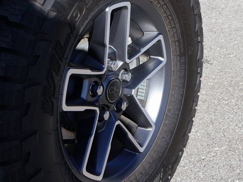 Used 2024 Jeep Gladiator Mojave w/ Technology Group image 39