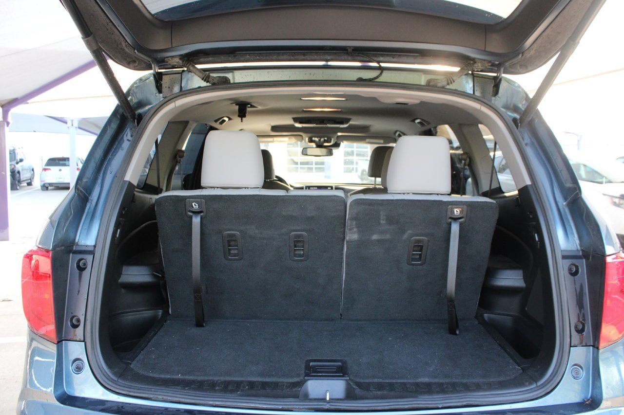 Used 2017 Honda Pilot Touring image 5