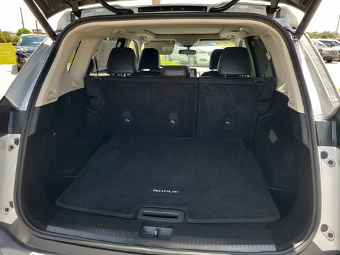 Used 2021 Nissan Rogue SV w/ Premium Package AWD/4WD image 10