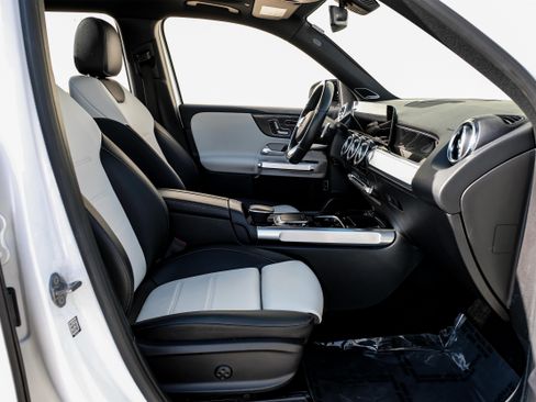 Used 2021 Mercedes-Benz GLB 35 AMG GLB 35 AMG image 27