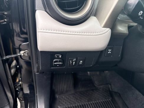 Used 2013 Toyota RAV4 XLE AWD/4WD image 15