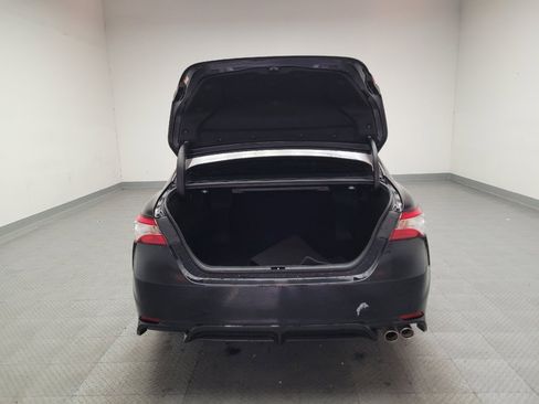 Used 2020 Toyota Camry SE w/ Carpet Mat Package image 29