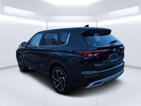 New 2025 Mitsubishi Outlander SE image 5