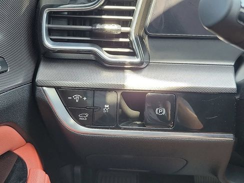 Used 2025 Kia Sportage SX FWD image 13