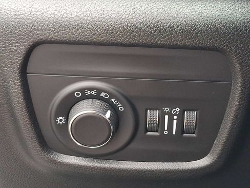 Used 2022 Jeep Grand Cherokee L Laredo AWD/4WD image 26