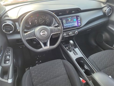 Used 2023 Nissan Kicks SV image 23