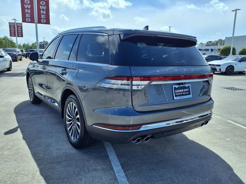 Used 2024 Lincoln Aviator 2WD w/ Premium Package image 2