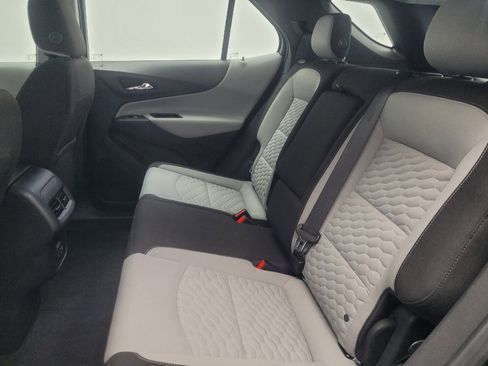 Used 2019 Chevrolet Equinox LS image 18