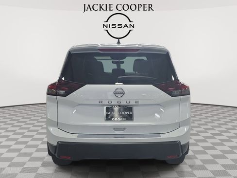 New 2026 Nissan Rogue SV FWD image 6