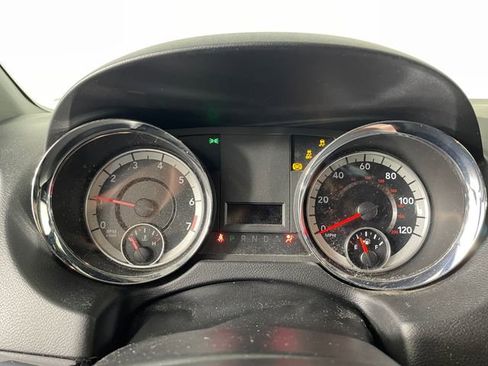 Used 2017 Dodge Grand Caravan SXT FWD image 5
