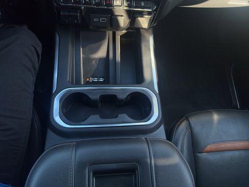 Used 2021 GMC Sierra 1500 AT4 w/ Technology Package image 11