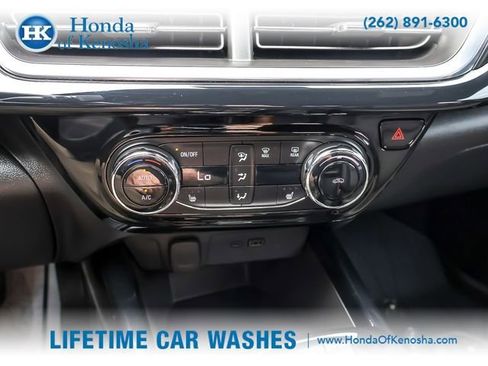 Used 2024 Chevrolet Trax RS w/ Driver Confidence Package FWD image 19