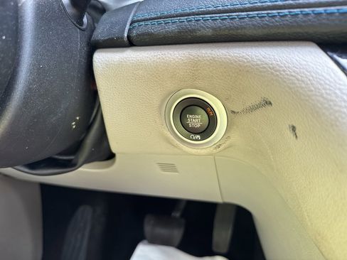 Used 2021 Chrysler Pacifica Touring-L image 35