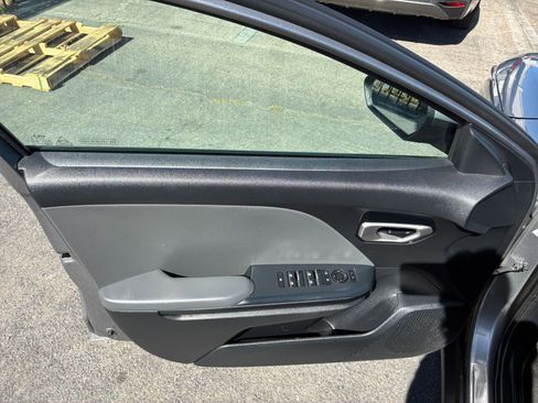 Used 2025 Kia K4 FWD image 18