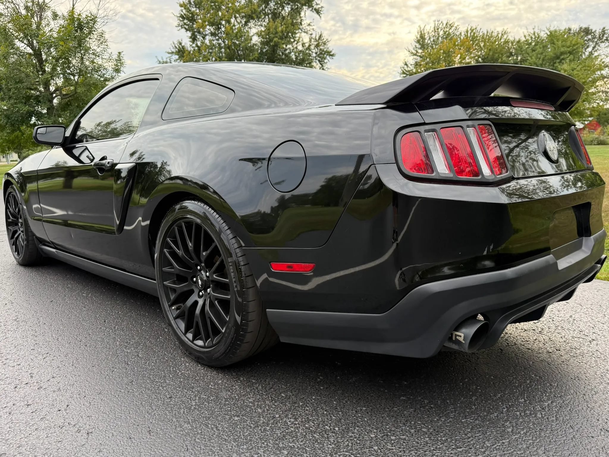 Used 2012 Ford Mustang GT Premium RWD image 13