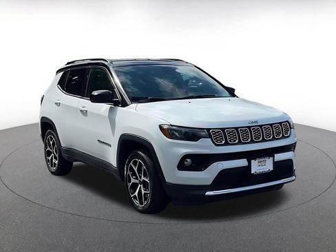 Used 2025 Jeep Compass Limited AWD/4WD image 3