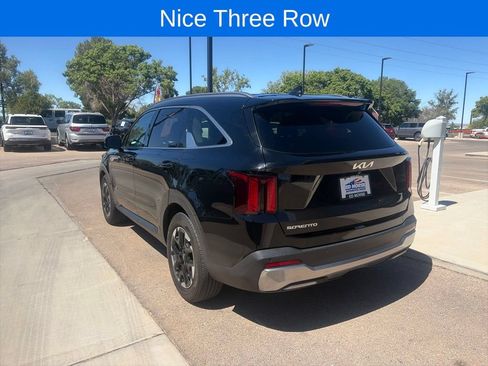 Used 2024 Kia Sorento S FWD image 7