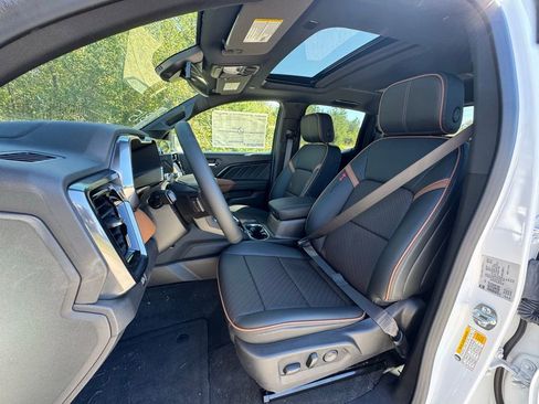 New 2025 GMC Canyon AT4 w/ Nightfall Edition image 5