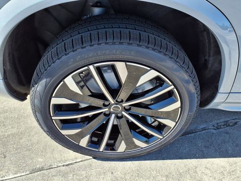 New 2026 Volvo XC90 B6 Plus w/ Protection Package Premier image 9