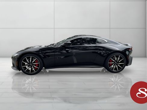 Used 2019 Aston Martin V8 Vantage Coupe image 3