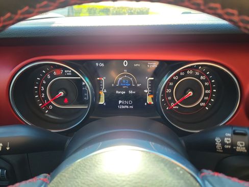 Used 2018 Jeep Wrangler Unlimited Rubicon AWD/4WD image 22