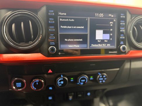 Used 2020 Toyota Tacoma TRD Sport AWD/4WD image 29