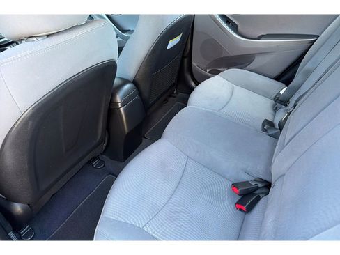 Used 2016 Hyundai Elantra SE FWD image 14