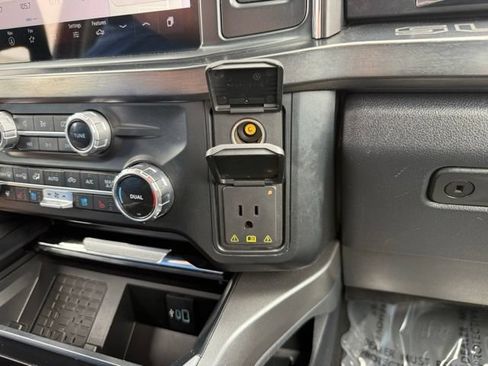 Used 2023 Ford F250 Lariat w/ FX4 Off-Road Package AWD/4WD image 33