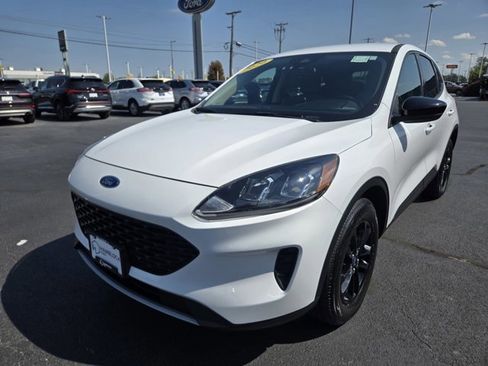 Used 2020 Ford Escape SE Sport image 4