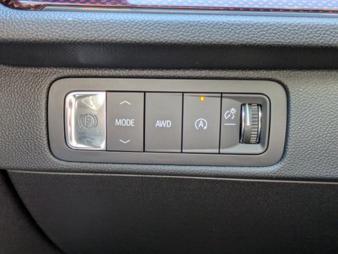 New 2026 Chevrolet Traverse Z71 w/ Enhanced Driving Package AWD/4WD image 18