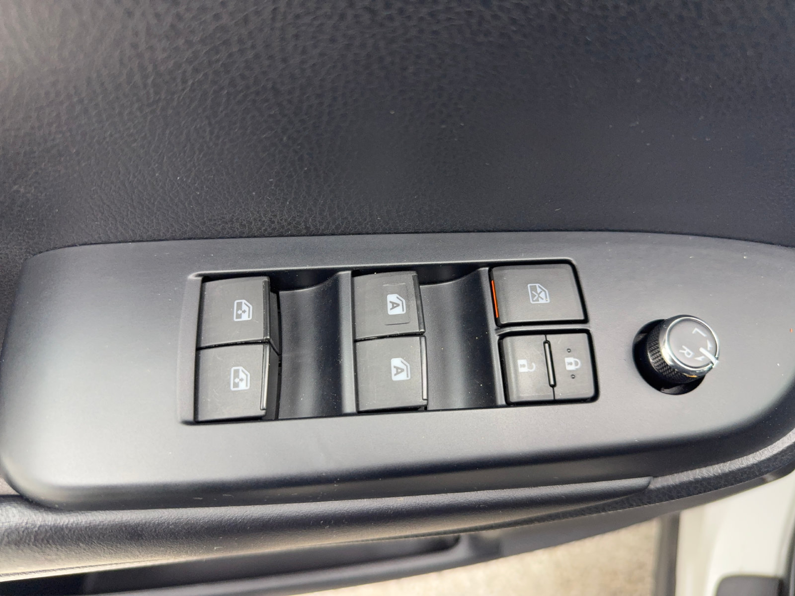 Used 2019 Toyota Highlander XLE AWD/4WD image 30