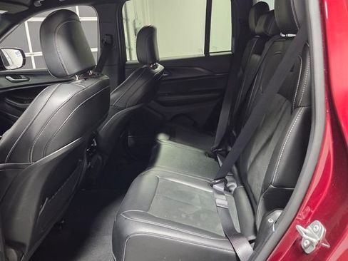 Used 2025 Jeep Grand Cherokee Altitude AWD/4WD image 6