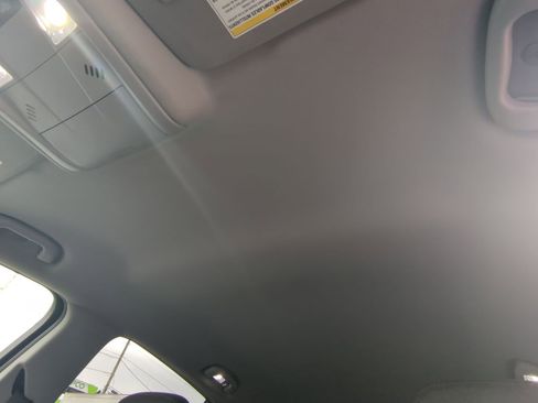 Used 2020 Chevrolet Equinox LT image 19