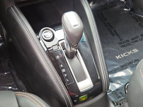 Used 2020 Nissan Kicks SR w/ SR Premium Package FWD image 17
