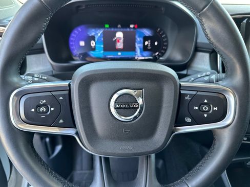 Used 2023 Volvo XC40 B4 Core w/ Convenience Package FWD image 23