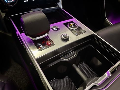 Certified 2023 Land Rover Range Rover SE image 19