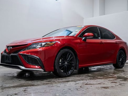 Used 2024 Toyota Camry XSE image 3