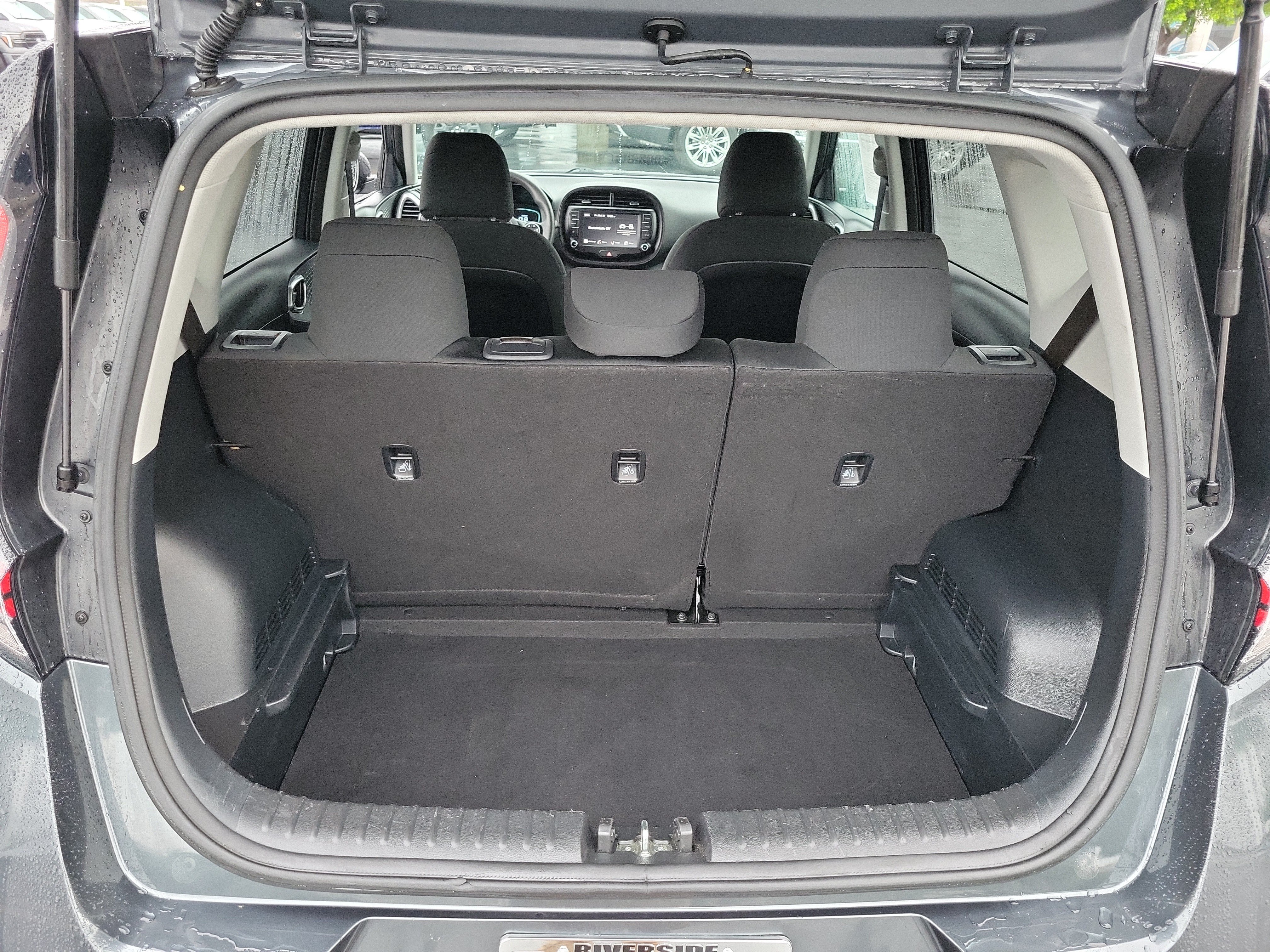 Used 2024 Kia Soul LX w/ LX Technology Package FWD image 12