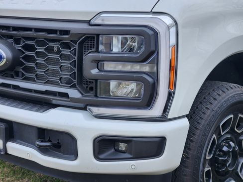 Used 2023 Ford F250 Lariat w/ Lariat Ultimate Package image 8