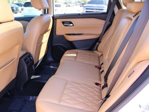 Used 2021 Nissan Rogue Platinum image 26