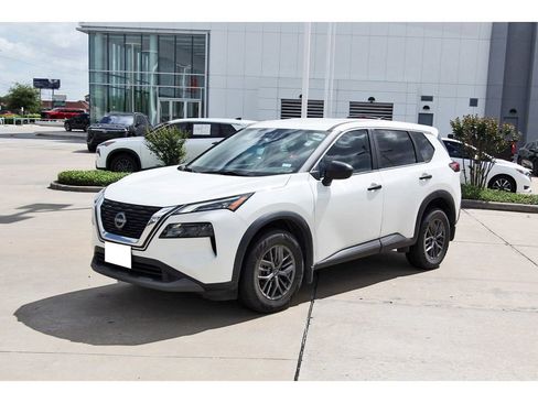 Used 2023 Nissan Rogue S image 2