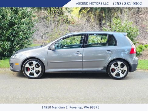 Used 2009 Volkswagen GTI 4-Door image 2