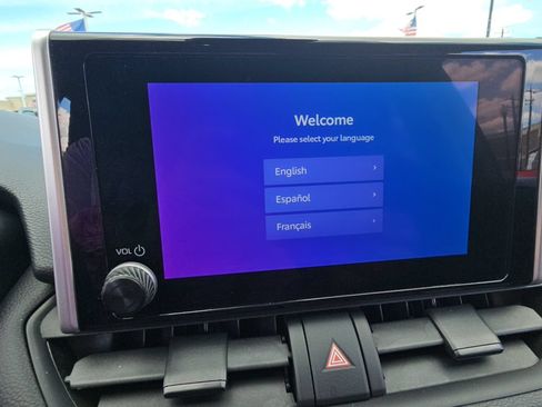 Used 2025 Toyota RAV4 XLE AWD/4WD image 16