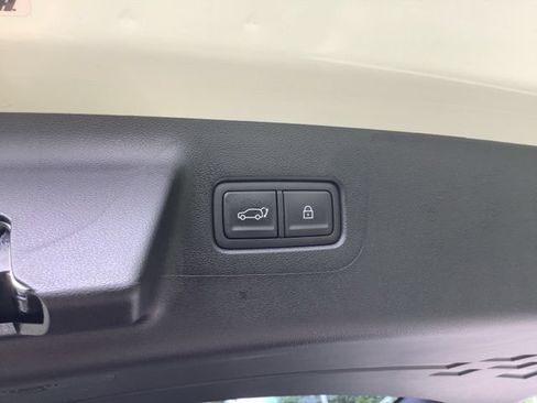 Certified 2025 Hyundai Santa Fe Limited AWD/4WD image 11