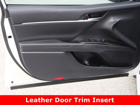 Used 2024 Toyota Camry SE image 12