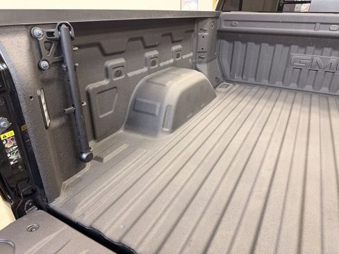 Used 2025 GMC Sierra 1500 Denali Ultimate image 9