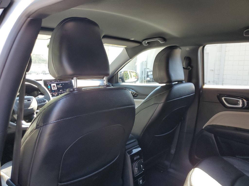 Used 2024 Jeep Compass Limited AWD/4WD image 13