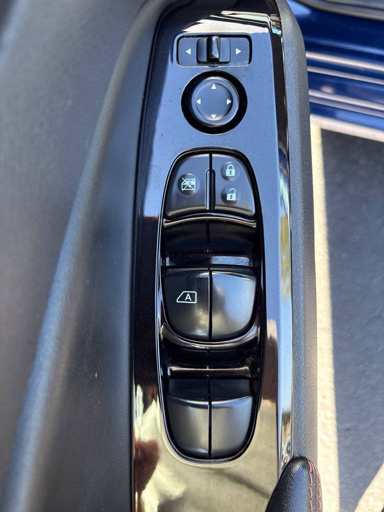 Used 2024 Nissan Altima 2.5 SR FWD image 12