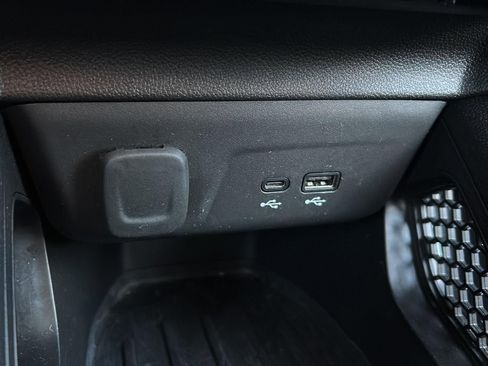 Used 2025 Chevrolet TrailBlazer LT w/ Driver Confidence Package image 28