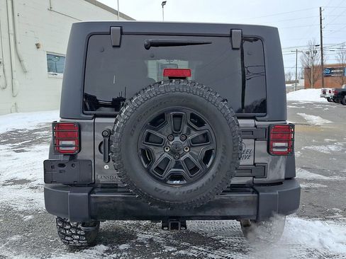 Used 2017 Jeep Wrangler Unlimited Willys image 5